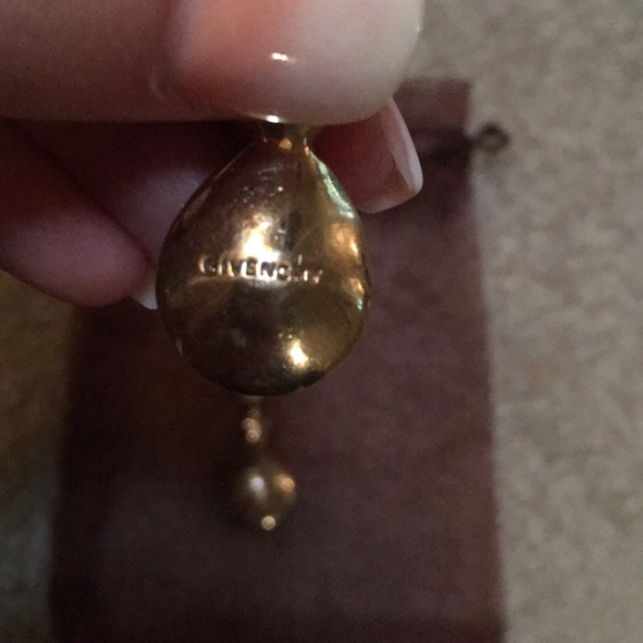 ✨Givenchy drop earrings - gold silk - Picture 2 of 5